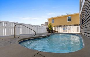 Private pool