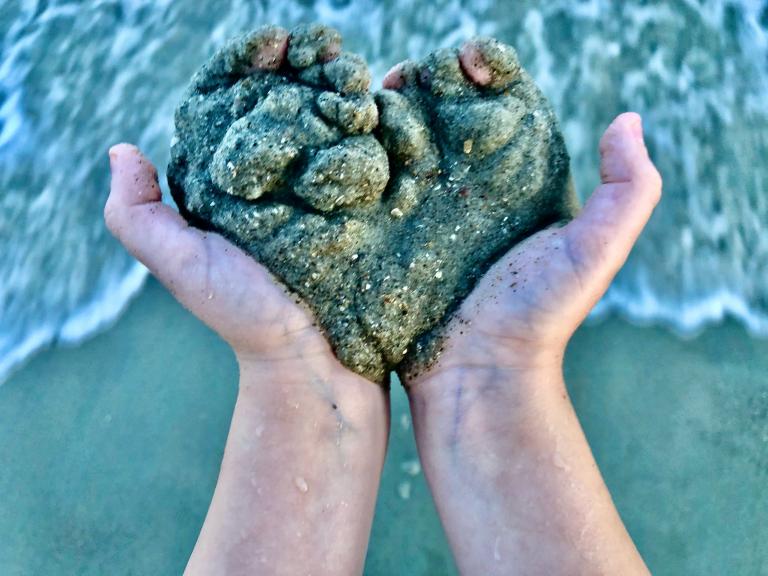 sand-heart sand-heart
